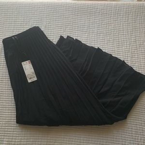 Black pleaded uniqlo maxi skirt